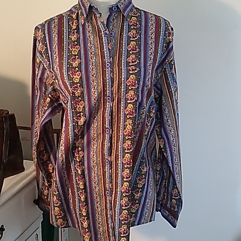 Vintage 1990s Y2K Modern Essentials Collection medium cowboy design shirt 👕